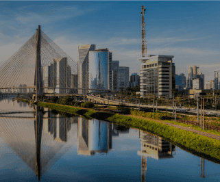 ônibus saindo da Rodoviária de Franca para São Paulo